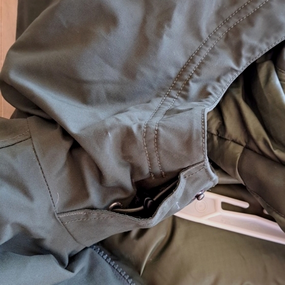 Eddie Bauer Weather Redge Down Winter Coat. - Picture 14 of 14